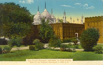 The Peral Mosque, out-side, in Fort Delhi.