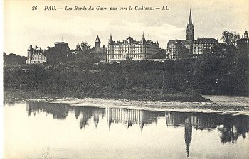 26 PAU. - Les Bords du Gave, vue vers le Chteau. - LL
